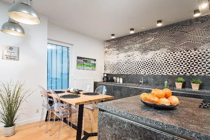 Apartamenty Homely Place Serce Poznania - Stary Rynek - Parking Apartment *